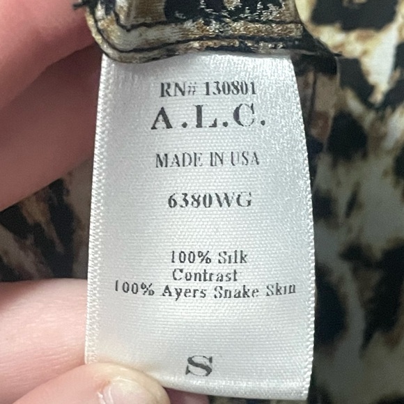 A.L.C. Daisy 100% Silk Animal Print Dress Small Long Sleeve V-Neck Loepard - Picture 8 of 15